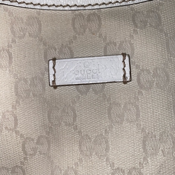 Gucci white Monogram Canvas Round Messenger Bag - Picture 2 of 7